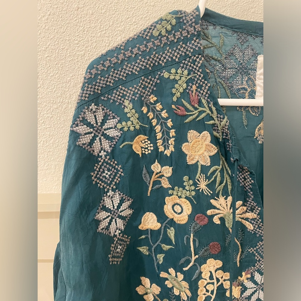 Johnny Was Darlyn Biya Teal Floral Embroidered Blouse Size medium - Picture 5 of 11